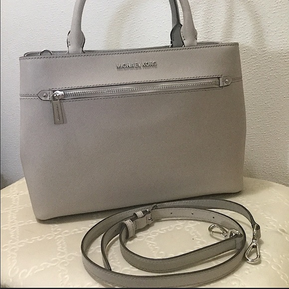 Michael Kors Handbags - Michael Kors Hailee satchel